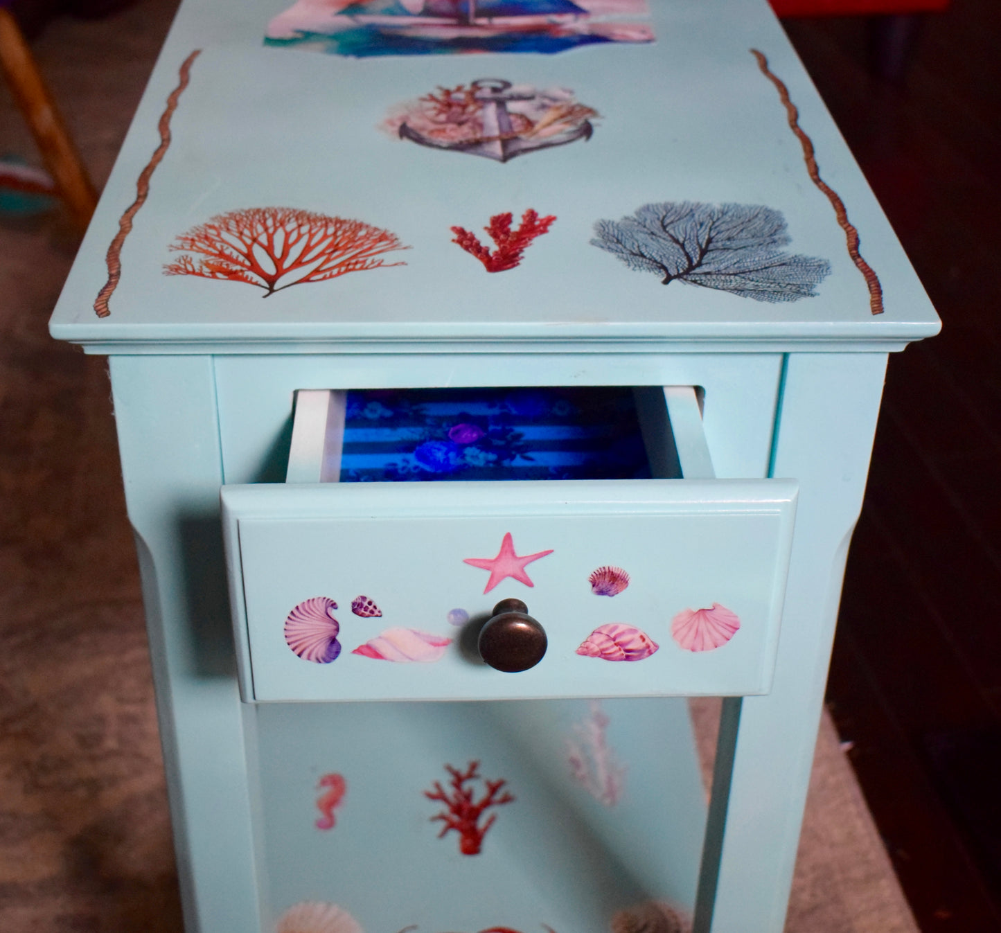 Beach aquatic side table